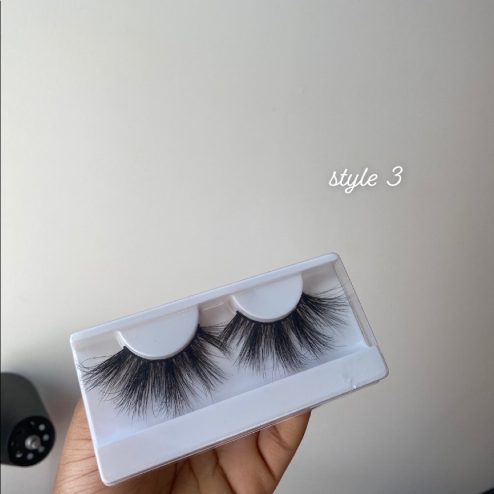 Mink Lashes - Picture 3 of 6